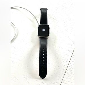 Apple Watch Series 5 (GPS + Cellular, 44MM) Silver Aluminum Case
